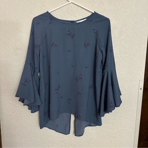 LC‎ Lauren Conrad | Blue Floral High Low Bell Sleeve Blouse Size Small - Picture 6 of 9